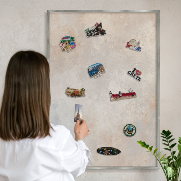 Pizarra magnética para souvenirs de viajes con marco plateado Fondo neutro