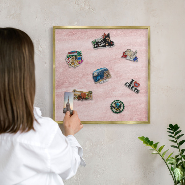 Tablero para imanes decorativo con marco dorado Textura rosa