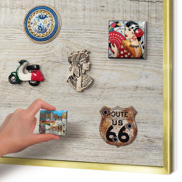 Tablero para imanes decorativo con marco dorado Textura de madera