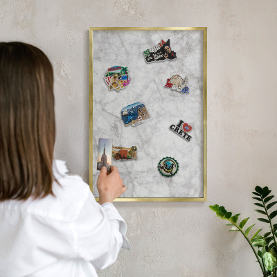 Tablero para imanes decorativo con marco dorado Mármol gris