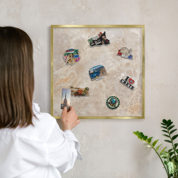 Pizarra magnética de pared en color oro Mármol color crema