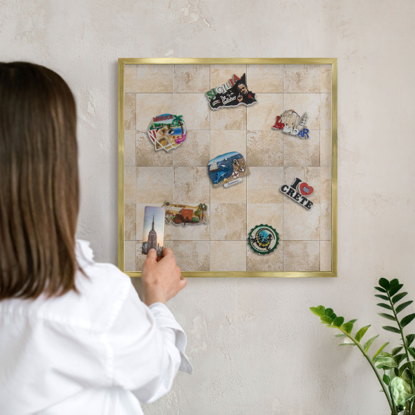 Tablero para imanes decorativo con marco dorado Elegancia neutral