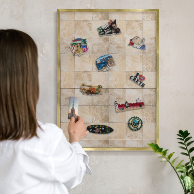 Tablero para imanes decorativo con marco dorado Elegancia neutral