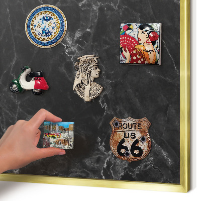 Tablero para imanes decorativo con marco dorado Elegancia del mármol