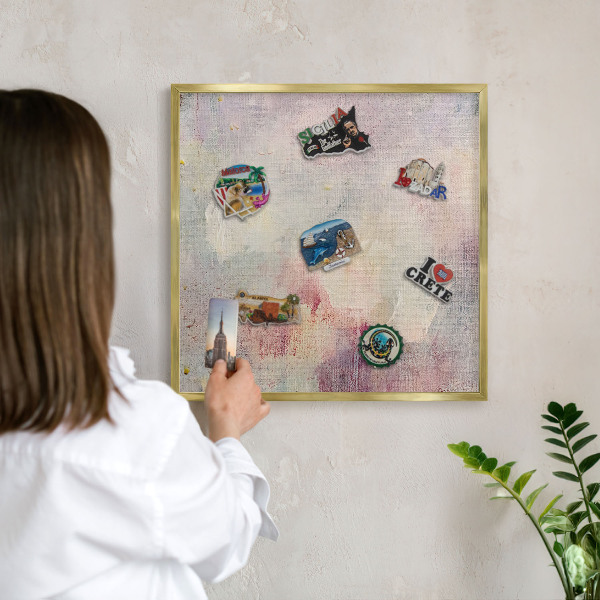 Tablero para imanes decorativo con marco dorado Abstracción en tonos pastel