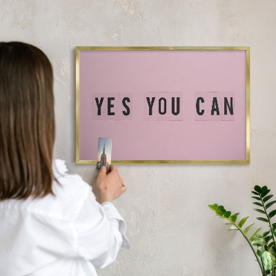Pizarra magnética de pared en color oro Motivación cada día
