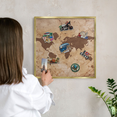 Pizarra magnética de pared en color oro Mapa del mundo