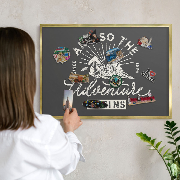 Tablero para imanes decorativo con marco dorado Inscripción en la montaña