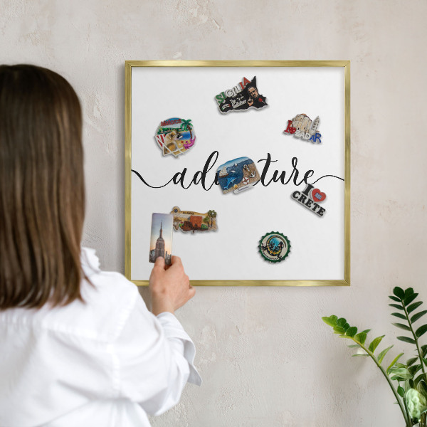 Tablero para imanes decorativo con marco dorado Aventura escrita