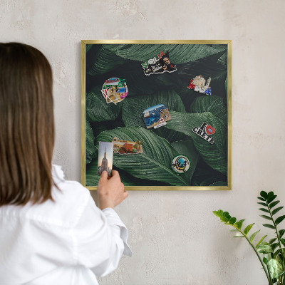 Tablero para imanes decorativo con marco dorado El verdor de la naturaleza