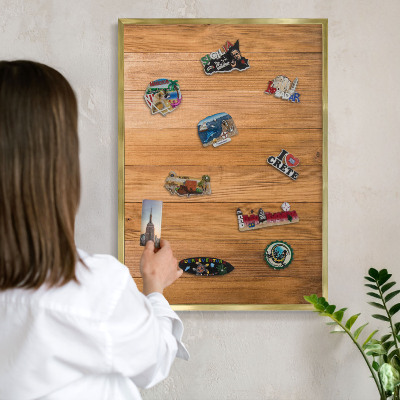 Pizarra magnética de pared en color oro Textura de madera