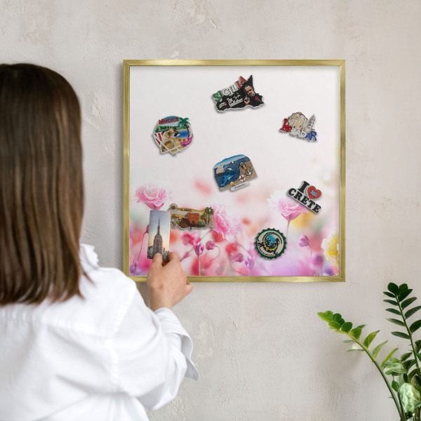 Tablero para imanes decorativo con marco dorado Flores en tonos pastel