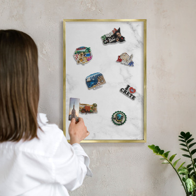 Tablero para imanes decorativo con marco dorado Mármol elegante