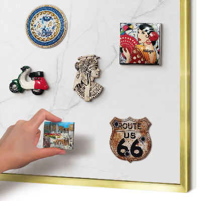 Tablero para imanes decorativo con marco dorado Patrón de mármol