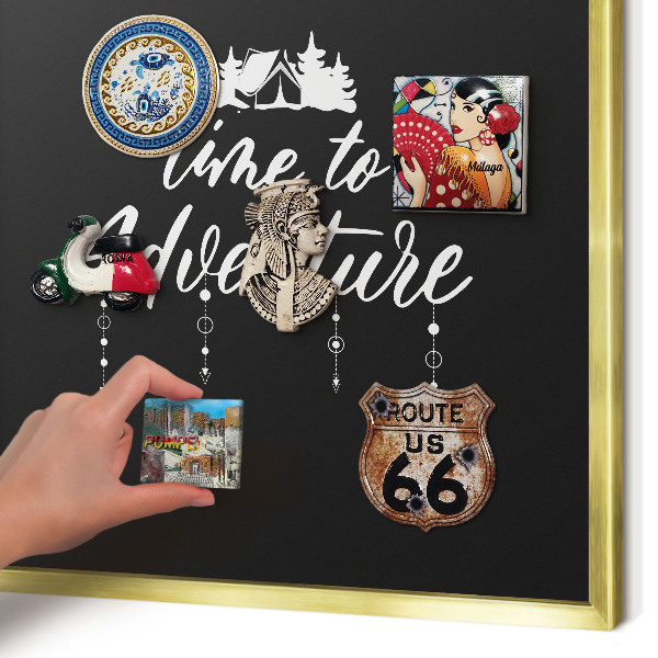 Tablero para imanes decorativo con marco dorado La aventura te espera