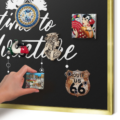 Tablero para imanes decorativo con marco dorado La aventura te espera