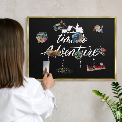 Tablero para imanes decorativo con marco dorado La aventura te espera