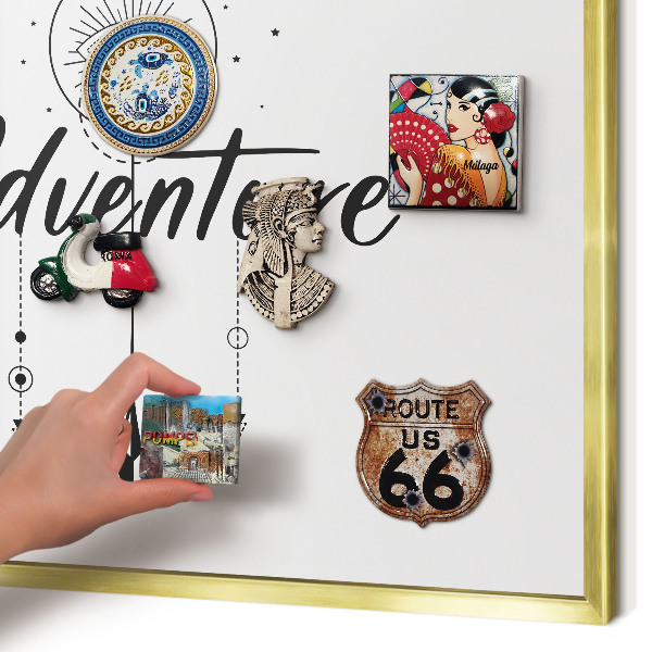 Pizarra magnética de pared en color oro Tema de aventuras