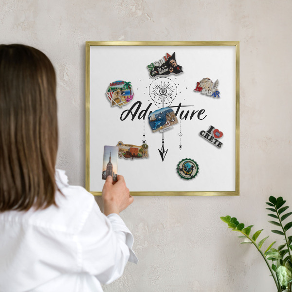 Pizarra magnética de pared en color oro Tema de aventuras