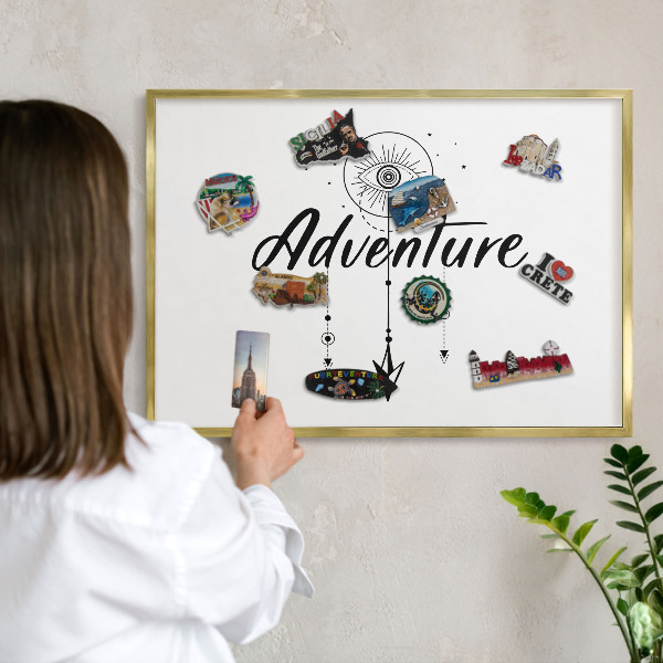 Pizarra magnética de pared en color oro Tema de aventuras