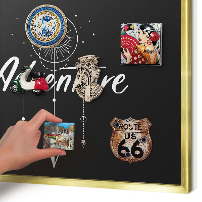Tablero para imanes decorativo con marco dorado La aventura te espera