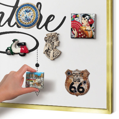 Pizarra magnética de pared en color oro Aventura tipográfica