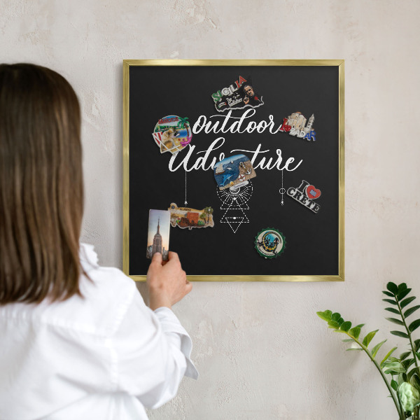 Tablero para imanes decorativo con marco dorado Aventura al aire libre