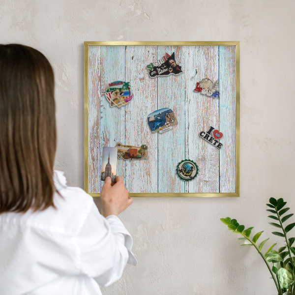 Pizarra magnética de pared en color oro Tablas rústicas