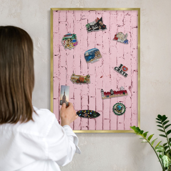 Tablero para imanes decorativo con marco dorado Ladrillo rosa