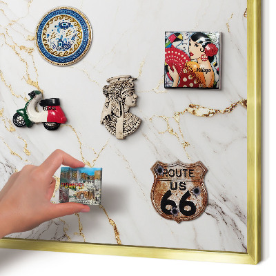 Pizarra magnética de pared en color oro Elegancia del mármol