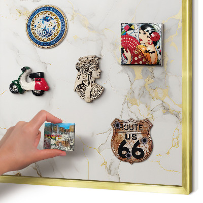 Tablero para imanes decorativo con marco dorado Elegancia delicada