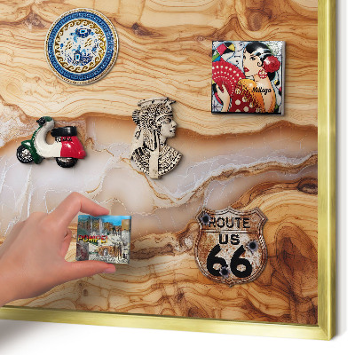 Tablero para imanes decorativo con marco dorado Elegancia de madera