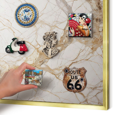 Tablero para imanes decorativo con marco dorado Elegancia del mármol