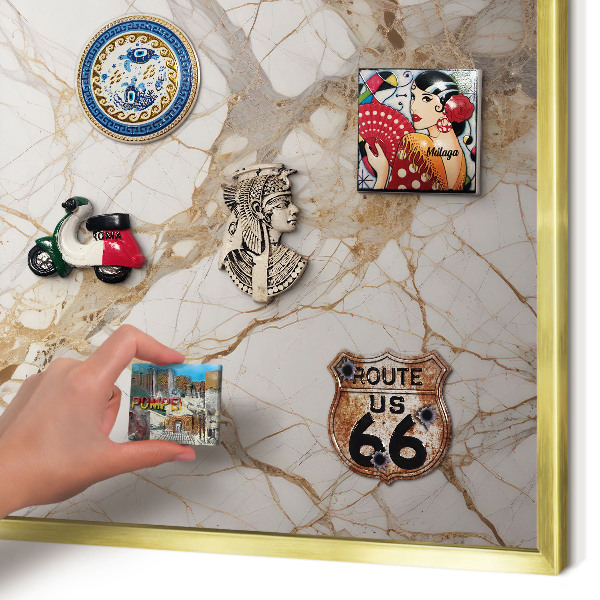 Tablero para imanes decorativo con marco dorado Elegancia del mármol