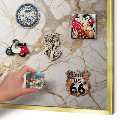 Tablero para imanes decorativo con marco dorado Elegancia del mármol