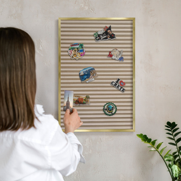 Tablero para imanes decorativo con marco dorado Listones de madera