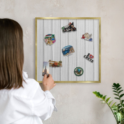 Tablero para imanes decorativo con marco dorado Rayas minimalistas
