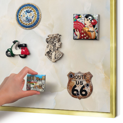 Pizarra magnética de pared en color oro Elegancia sutil