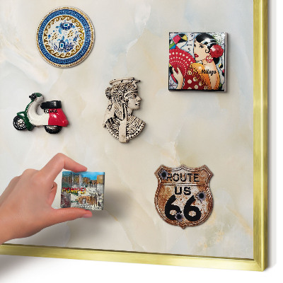 Pizarra magnética de pared en color oro Elegancia sutil