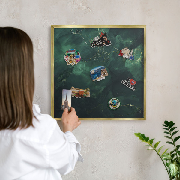 Tablero para imanes decorativo con marco dorado Profundidad verde