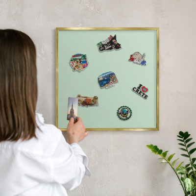 Tablero para imanes decorativo con marco dorado Verde menta