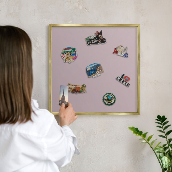 Tablero para imanes decorativo con marco dorado Lila pastel