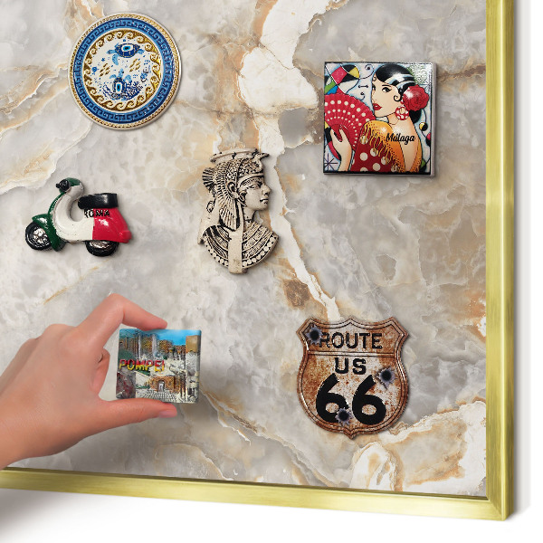 Tablero para imanes decorativo con marco dorado Elegancia del mármol