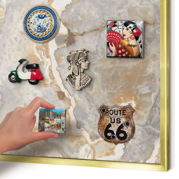 Tablero para imanes decorativo con marco dorado Elegancia del mármol