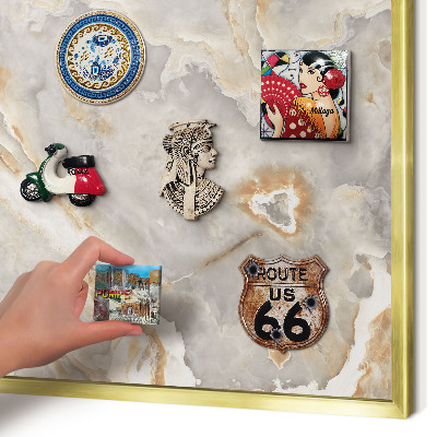 Pizarra magnética de pared en color oro Elegancia del mármol