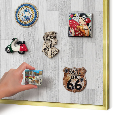 Tablero para imanes decorativo con marco dorado Textura de madera