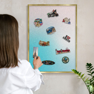 Tablero para imanes decorativo con marco dorado Abstracción en tonos pastel