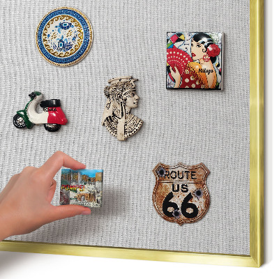 Tablero para imanes decorativo con marco dorado Elegancia sutil