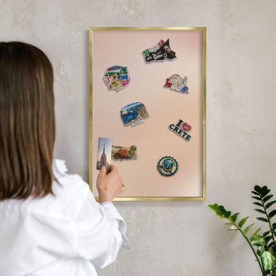 Tablero para imanes decorativo con marco dorado Beige suave