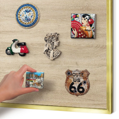 Tablero para imanes decorativo con marco dorado Fondo de madera